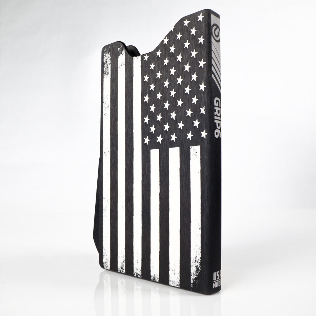 minimalist wallet with USA flag print swatch-image